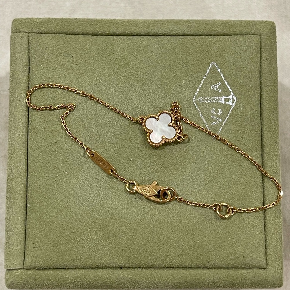 Van Cleef and Arpels sweet Alhambra bracelet in mother of Pearl